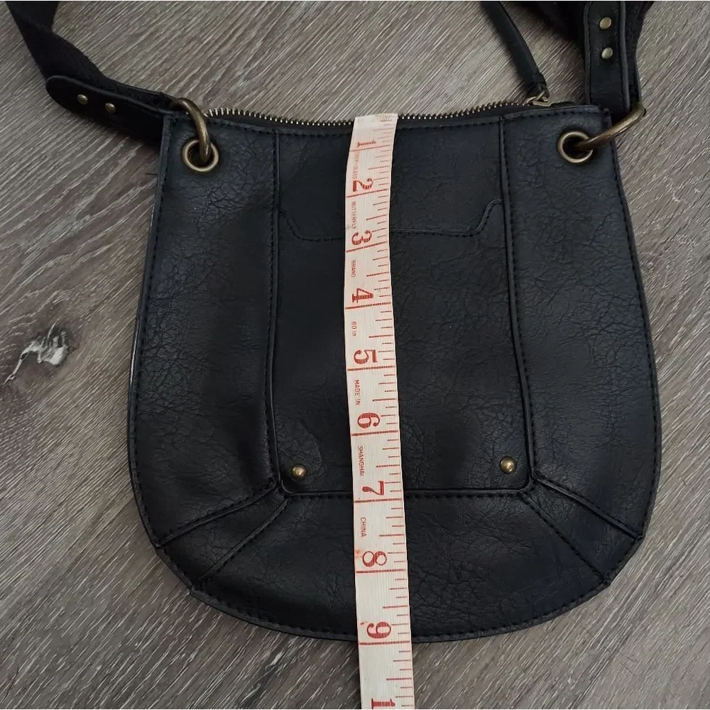 Time and Tru Women's Bentley Crossbody Handbag - Black